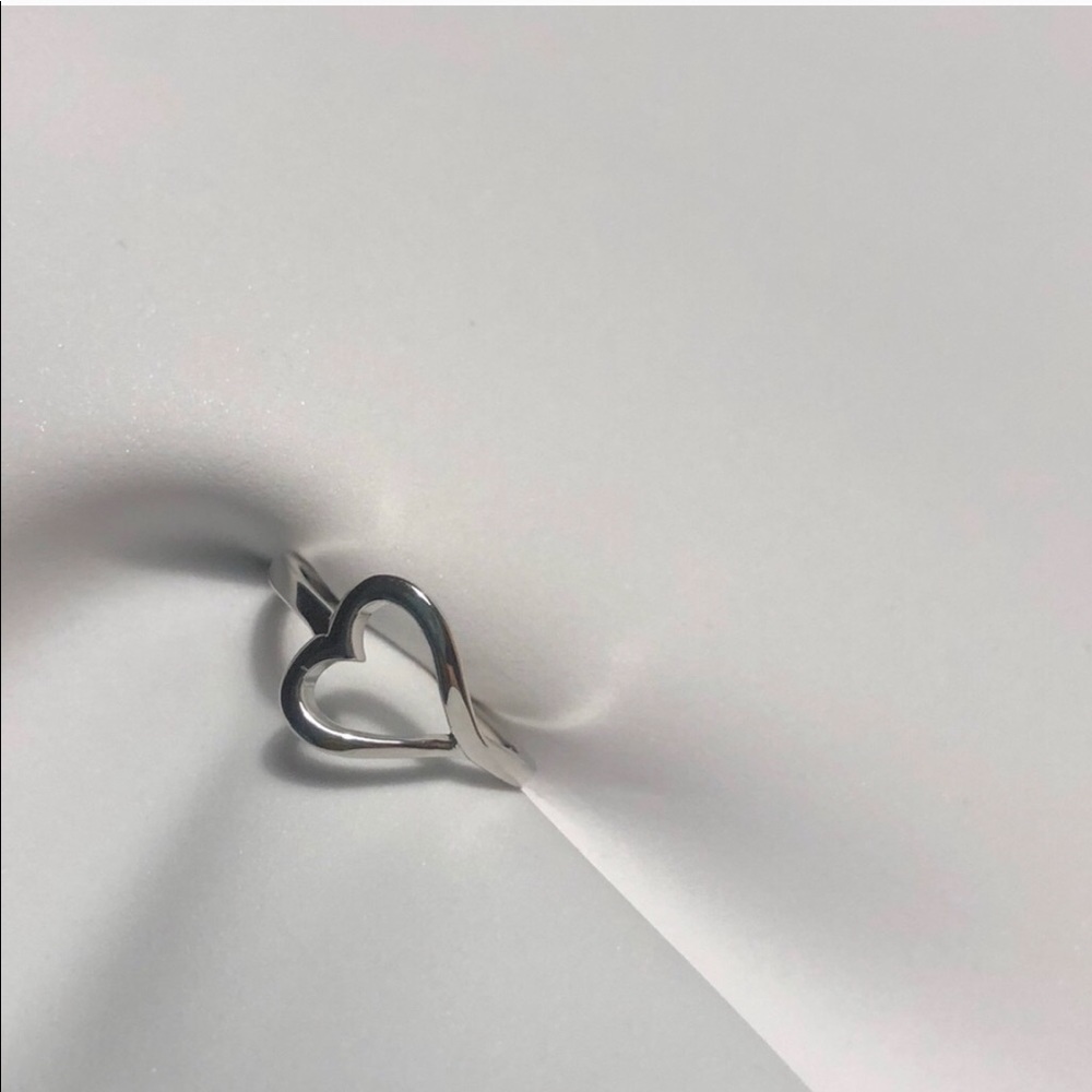 925 Sterling Silver Heart Ring - Picture 7 of 8